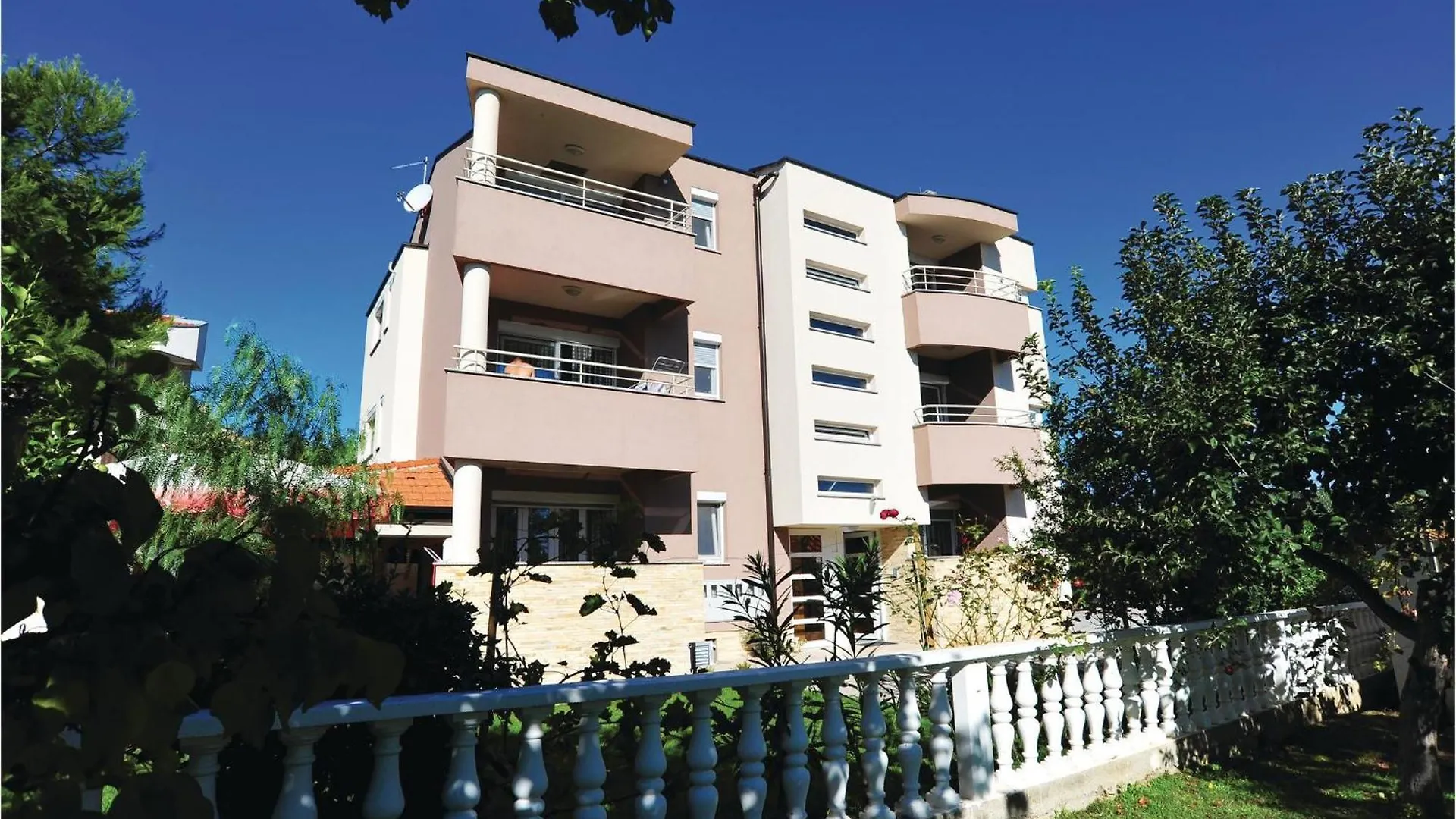 1 Bedroom Awesome Apartment In Bibinje
